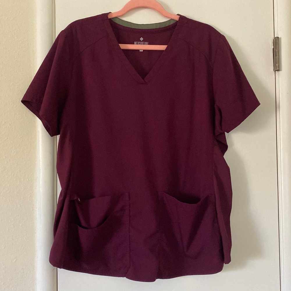 Womens XL wine colored Med Couture scrub set.